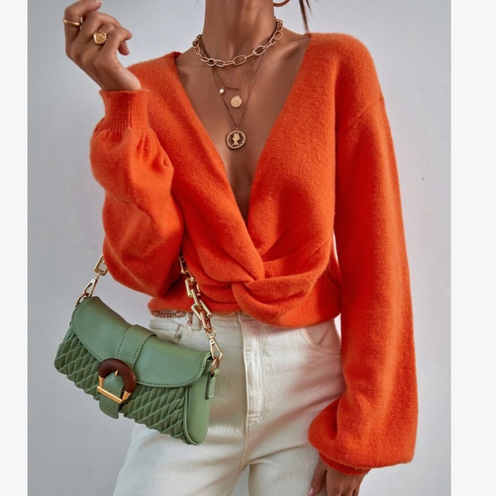 Comfy Twisted Front Lantern Sleeve Top CROPPED Sweater - Picture 6 of 7